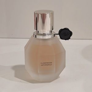 Viktor&Rolf Flowerbomb perfume